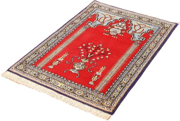 Qom Persian Rug 84 × 123 cm, Wool and Silk, hand-knotted — view 3 Qom Persian Rug 84 × 123 cm, Wool and Silk, hand-knotted — view 3
