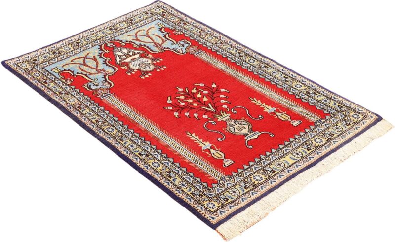 Qom Persian Rug 84 × 123 cm, Wool and Silk, hand-knotted — view 4 Qom Persian Rug 84 × 123 cm, Wool and Silk, hand-knotted — view 4