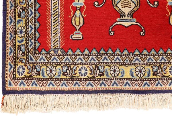 Qom Persian Rug 84 × 123 cm, Wool and Silk, hand-knotted — view 5 Qom Persian Rug 84 × 123 cm, Wool and Silk, hand-knotted — view 5