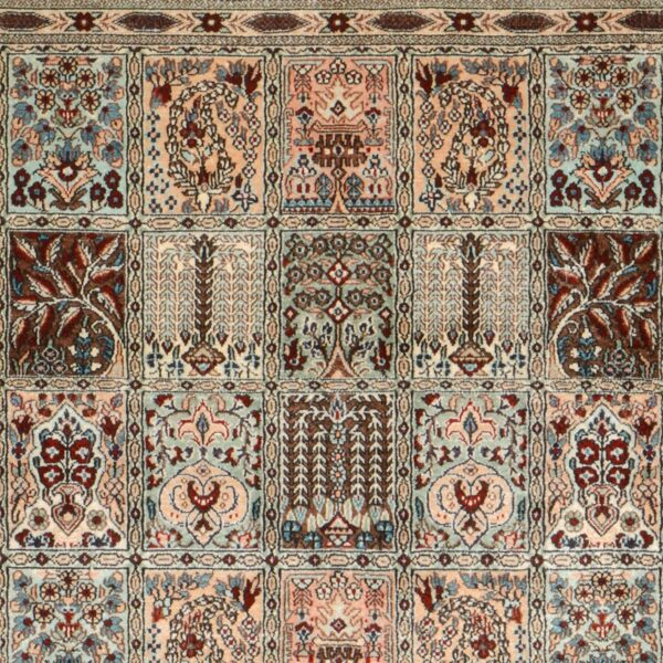 Qom Persian Rug 93 × 153 cm, Silk, hand-knotted — view 4
