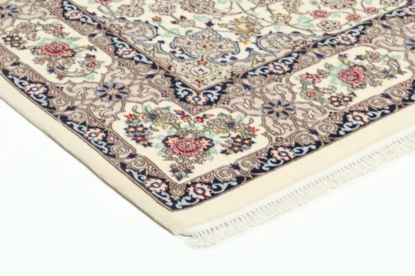 Isfahan Persian Rug 113 × 173 cm, Wool and Silk, hand-knotted — view 6