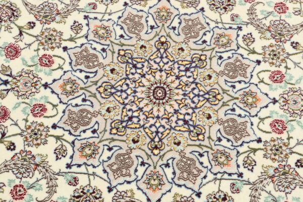 Isfahan Persian Rug 113 × 173 cm, Wool and Silk, hand-knotted — view 8