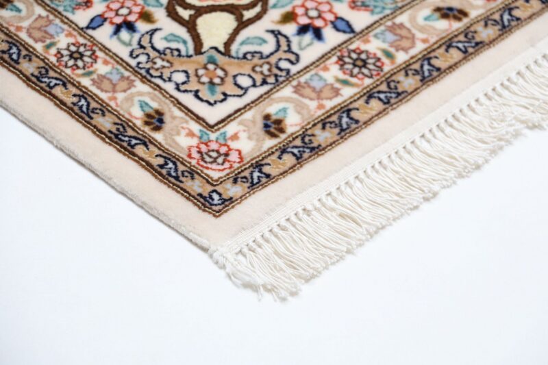Isfahan Persian Rug 130 × 200 cm, Wool and Silk, hand-knotted — view 6