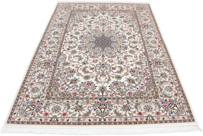 Isfahan Persian Rug 130 × 200 cm, Wool and Silk, hand-knotted — view 8