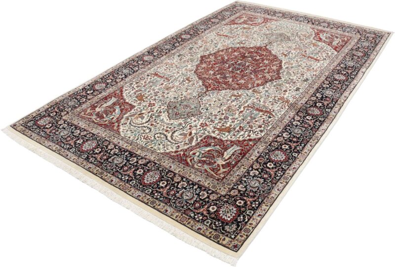 Isfahan Persian Rug 140 × 230 cm, Wool and Silk, hand-knotted — view 3