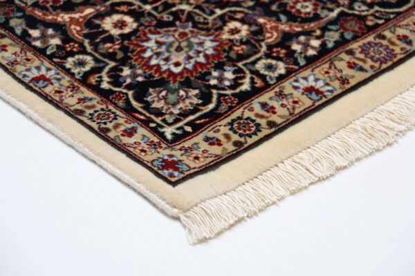 Isfahan Persian Rug 140 × 230 cm, Wool and Silk, hand-knotted — view 6