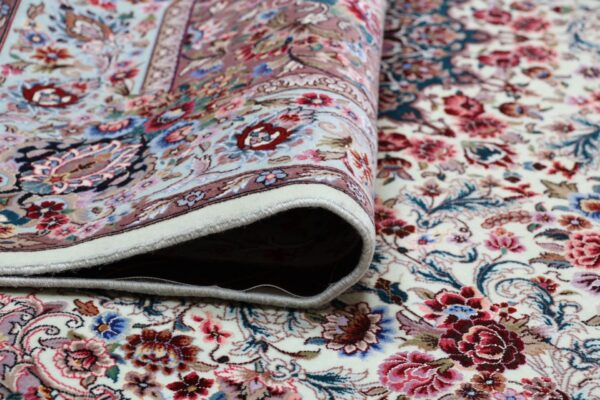 Isfahan Persian Rug 145 × 235 cm, Wool and Silk, hand-knotted — view 10
