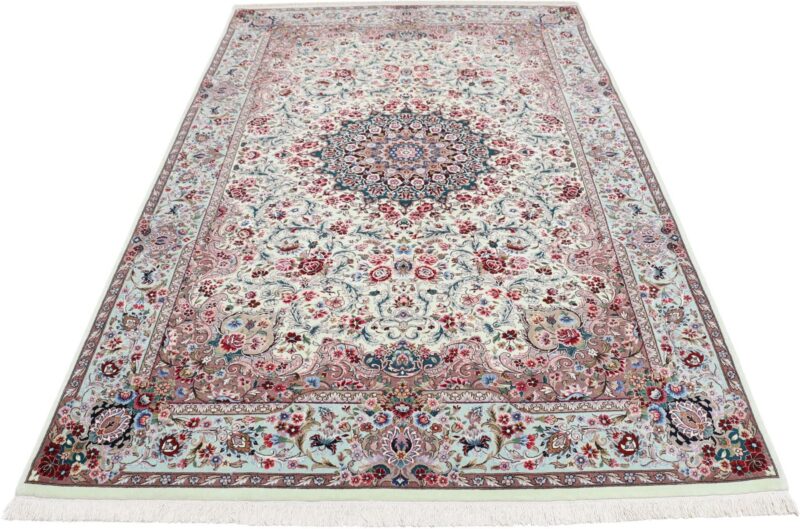 Isfahan Persian Rug 145 × 235 cm, Wool and Silk, hand-knotted — view 2
