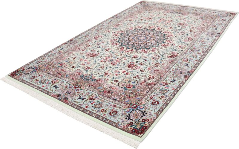 Isfahan Persian Rug 145 × 235 cm, Wool and Silk, hand-knotted — view 3