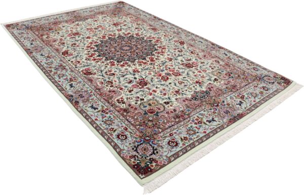 Isfahan Persian Rug 145 × 235 cm, Wool and Silk, hand-knotted — view 4