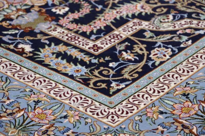 Isfahan Persian Rug 147 × 230 cm, Wool and Silk, hand-knotted — view 5