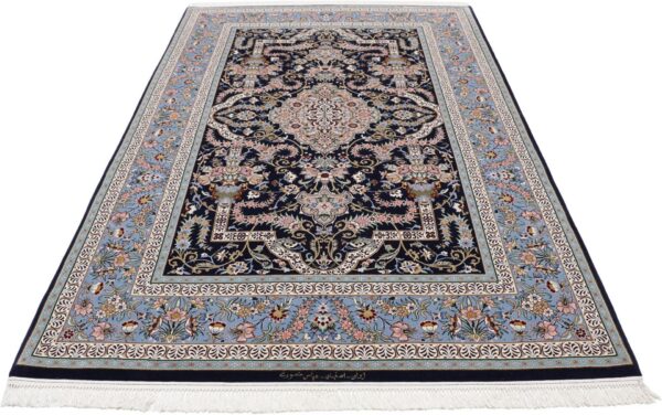 Isfahan Persian Rug 147 × 230 cm, Wool and Silk, hand-knotted — view 7