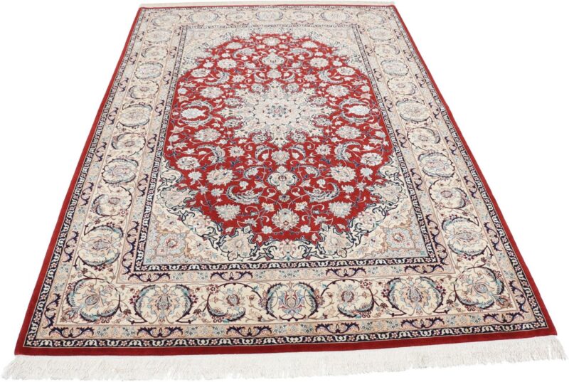 Isfahan Persian Rug 150 × 226 cm, Wool and Silk, hand-knotted — view 2