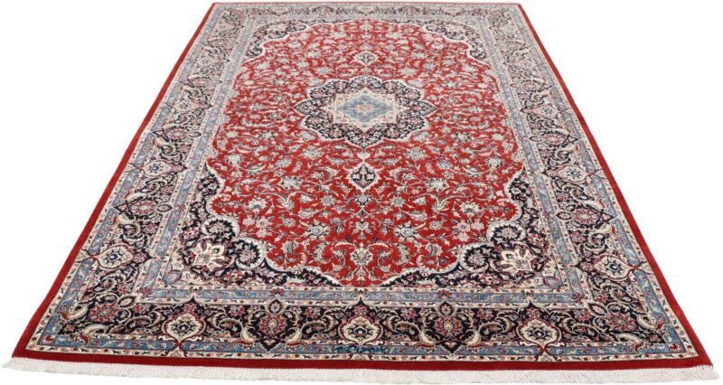Isfahan Persian Rug 170 × 255 cm, Wool and Silk, hand-knotted — view 2