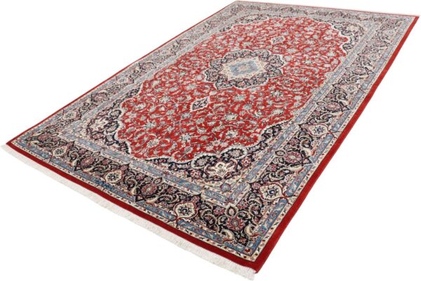 Isfahan Persian Rug 170 × 255 cm, Wool and Silk, hand-knotted — view 3