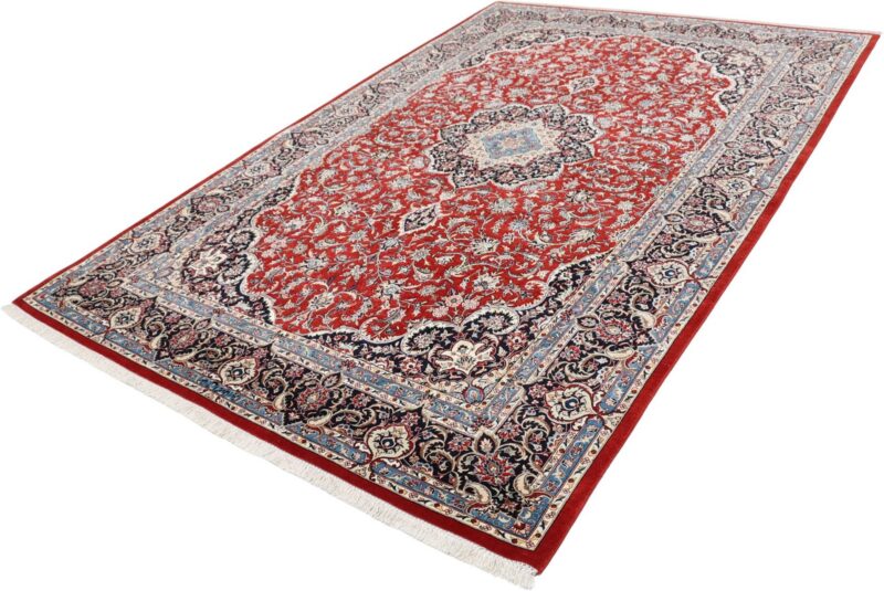 Isfahan Persian Rug 170 × 255 cm, Wool and Silk, hand-knotted — view 3