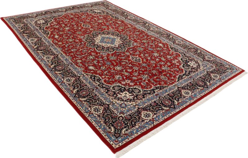 Isfahan Persian Rug 170 × 255 cm, Wool and Silk, hand-knotted — view 4