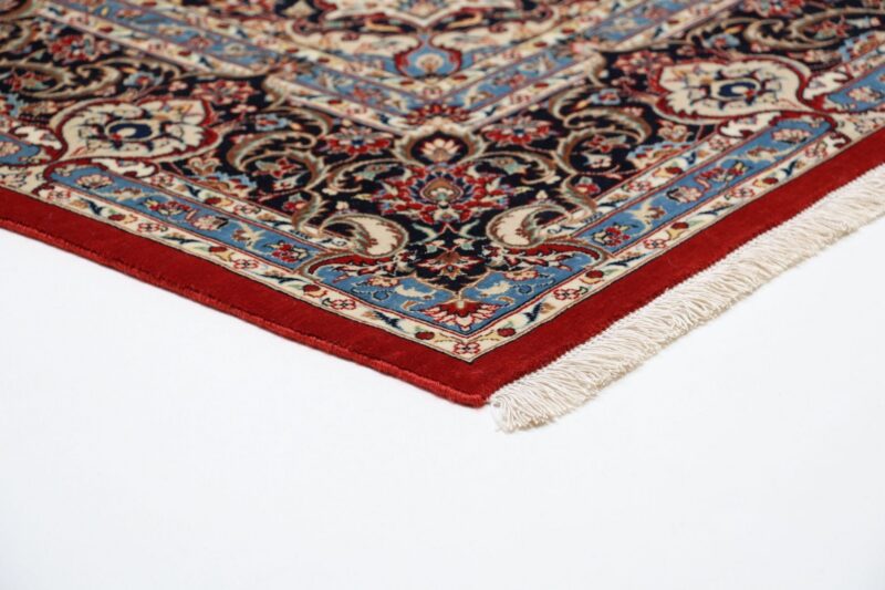 Isfahan Persian Rug 170 × 255 cm, Wool and Silk, hand-knotted — view 6