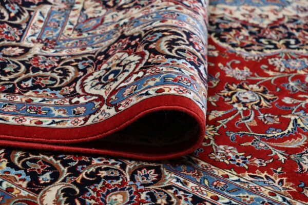 Isfahan Persian Rug 170 × 255 cm, Wool and Silk, hand-knotted — view 10