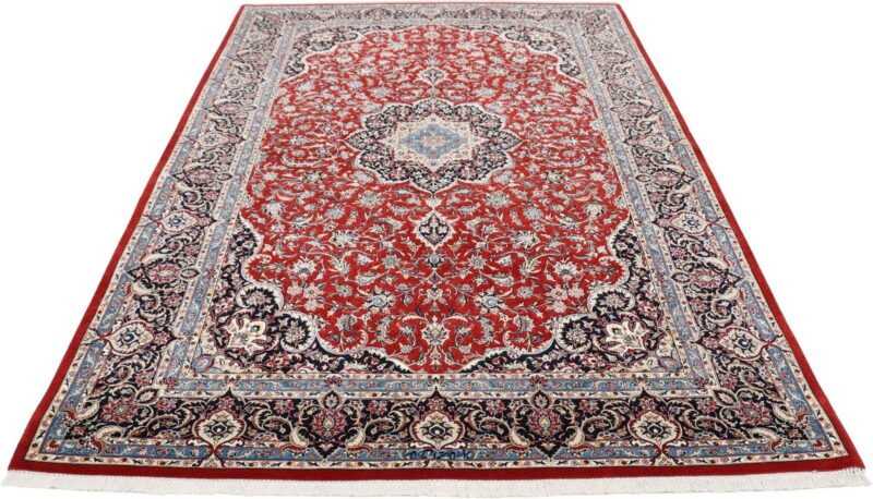 Isfahan Persian Rug 170 × 256 cm, Wool and Silk, hand-knotted — view 2