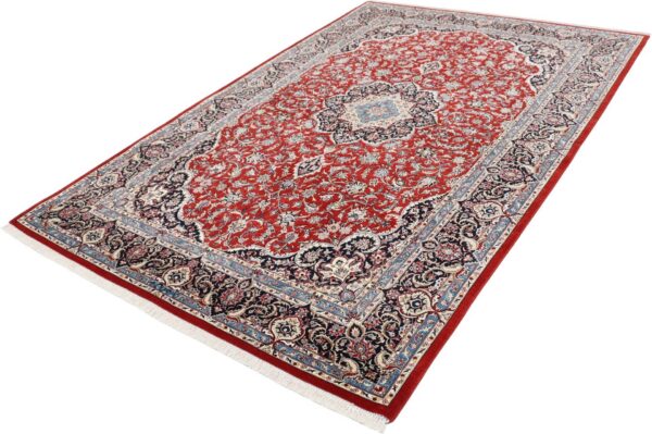Isfahan Persian Rug 170 × 256 cm, Wool and Silk, hand-knotted — view 3