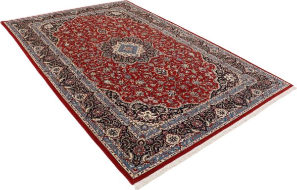 Isfahan Persian Rug 170 × 256 cm, Wool and Silk, hand-knotted — view 4