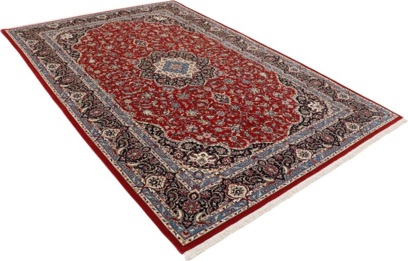 Isfahan Persian Rug 170 × 256 cm, Wool and Silk, hand-knotted — view 4