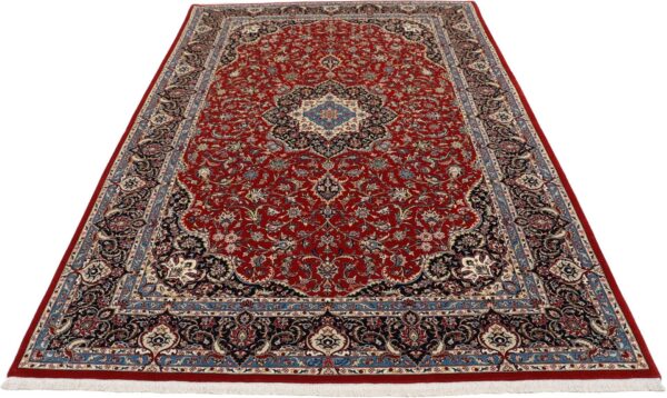 Isfahan Persian Rug 170 × 256 cm, Wool and Silk, hand-knotted — view 7