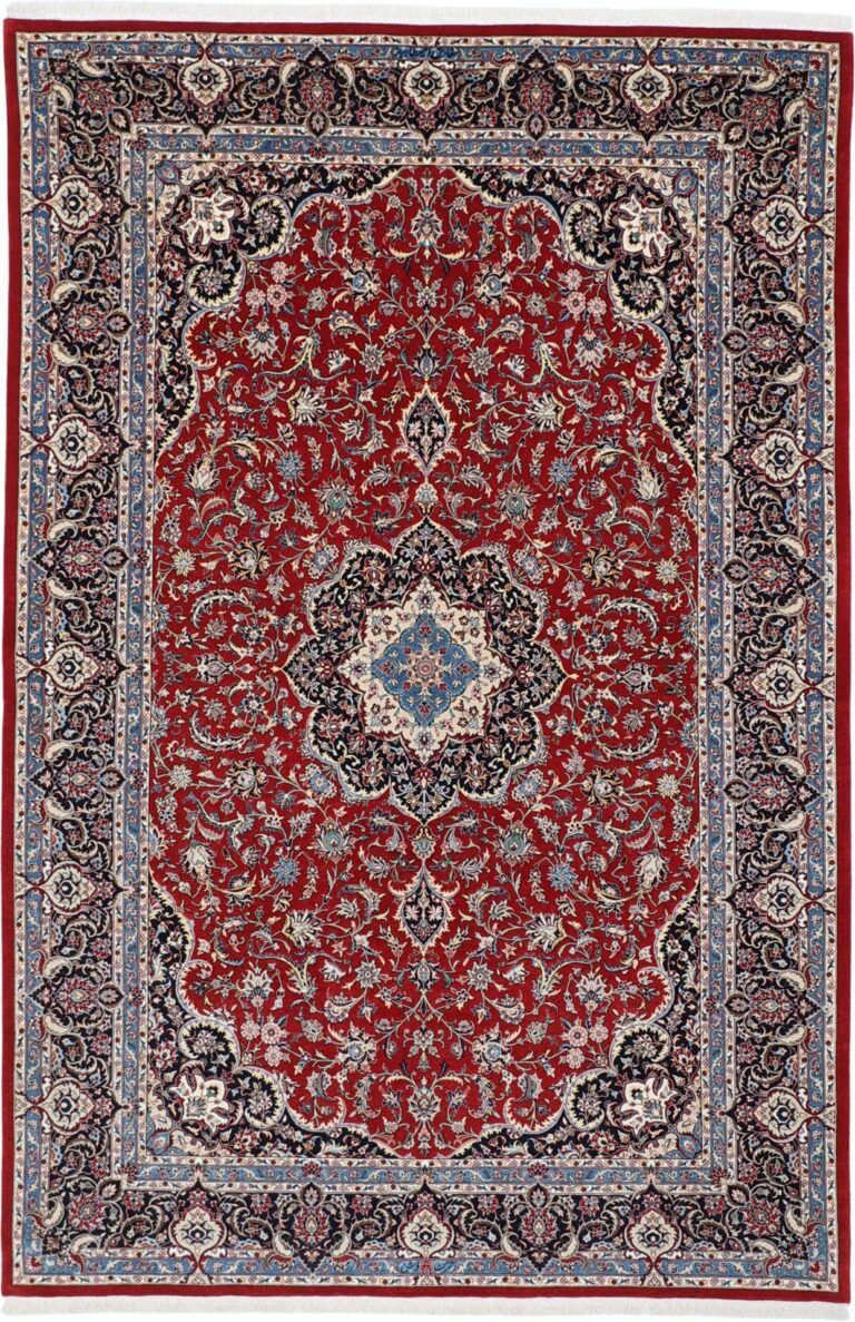 Isfahan Persian Rug 170 × 256 cm, Wool and Silk, hand-knotted