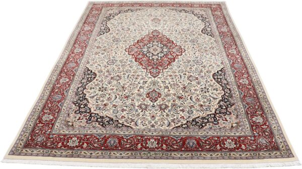 Isfahan Persian Rug 172 × 247 cm, Wool and Silk, hand-knotted — view 2