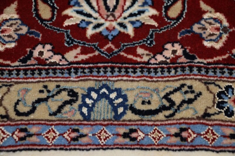 Isfahan Persian Rug 172 × 247 cm, Wool and Silk, hand-knotted — view 12