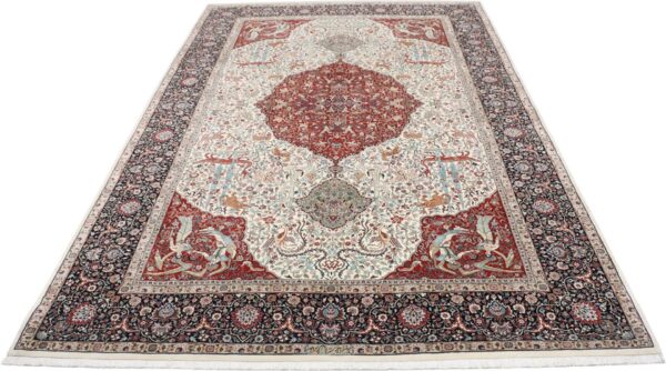 Isfahan Persian Rug 172 × 267 cm, Wool and Silk, hand-knotted — view 2