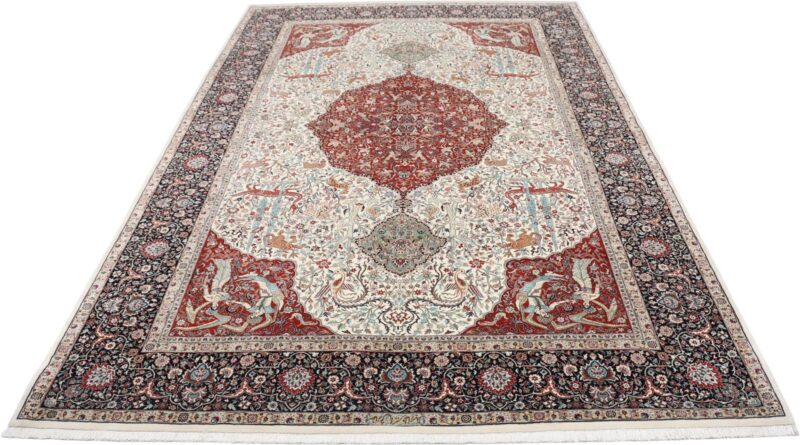 Isfahan Persian Rug 172 × 267 cm, Wool and Silk, hand-knotted — view 2