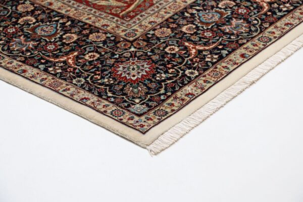 Isfahan Persian Rug 172 × 267 cm, Wool and Silk, hand-knotted — view 6