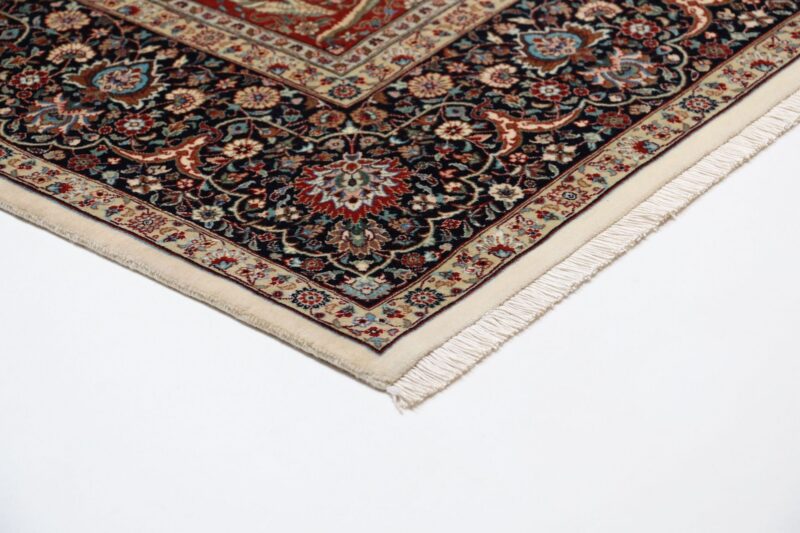 Isfahan Persian Rug 172 × 267 cm, Wool and Silk, hand-knotted — view 6