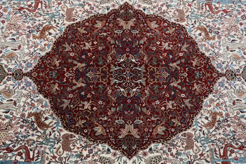 Isfahan Persian Rug 172 × 267 cm, Wool and Silk, hand-knotted — view 9