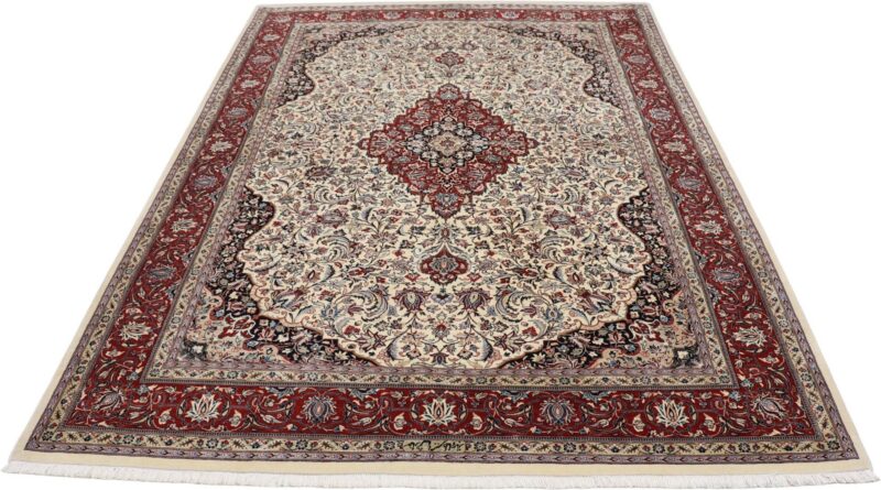 Isfahan Persian Rug 175 × 245 cm, Wool and Silk, hand-knotted — view 2