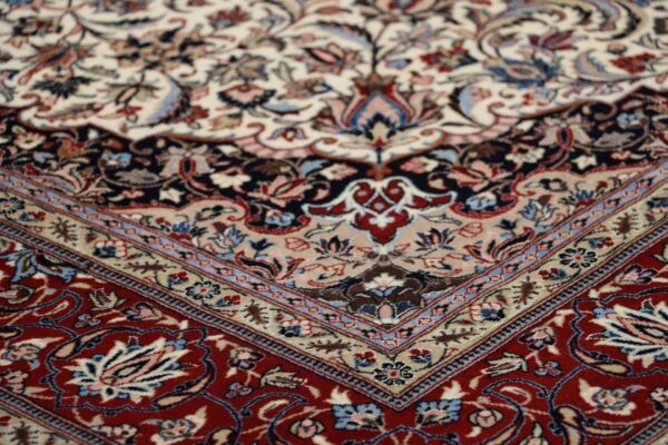 Isfahan Persian Rug 175 × 245 cm, Wool and Silk, hand-knotted — view 5