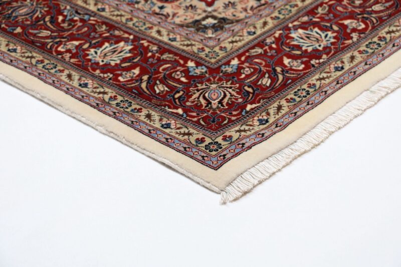 Isfahan Persian Rug 175 × 245 cm, Wool and Silk, hand-knotted — view 6
