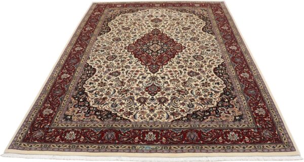 Isfahan Persian Rug 175 × 245 cm, Wool and Silk, hand-knotted — view 7