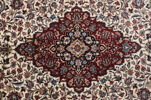 Isfahan Persian Rug 175 × 245 cm, Wool and Silk, hand-knotted — view 9