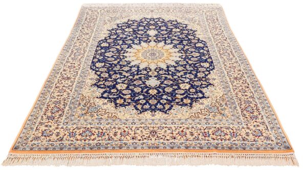 Isfahan Persian Rug 199 × 300 cm, Wool, hand-knotted — view 4 Isfahan Persian Rug 199 × 300 cm, Wool, hand-knotted — view 4