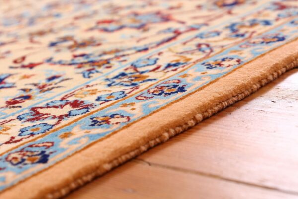 Isfahan Persian Rug 199 × 300 cm, Wool, hand-knotted — view 6 Isfahan Persian Rug 199 × 300 cm, Wool, hand-knotted — view 6
