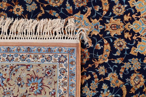 Isfahan Persian Rug 199 × 300 cm, Wool, hand-knotted — view 7 Isfahan Persian Rug 199 × 300 cm, Wool, hand-knotted — view 7