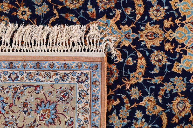 Isfahan Persian Rug 199 × 300 cm, Wool, hand-knotted — view 7 Isfahan Persian Rug 199 × 300 cm, Wool, hand-knotted — view 7