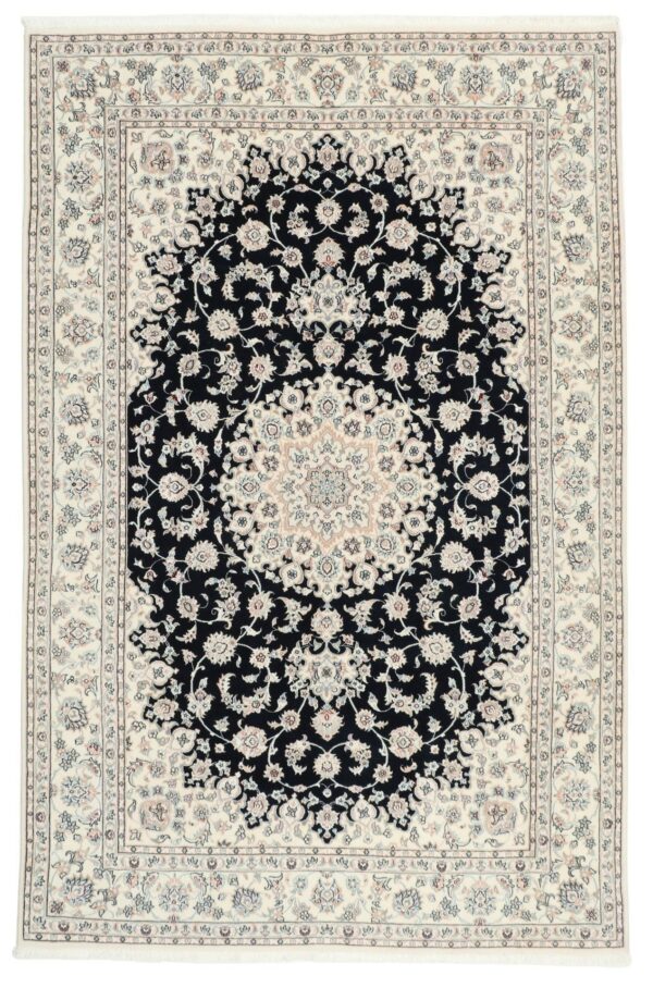 Isfahan Persian Rug 305 × 200 cm, wool & silk, hand-knotted Isfahan Persian Rug 305 × 200 cm, wool & silk, hand-knotted