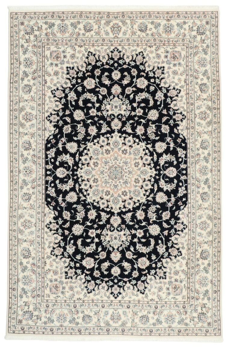 Isfahan Persian Rug 305 × 200 cm, wool & silk, hand-knotted