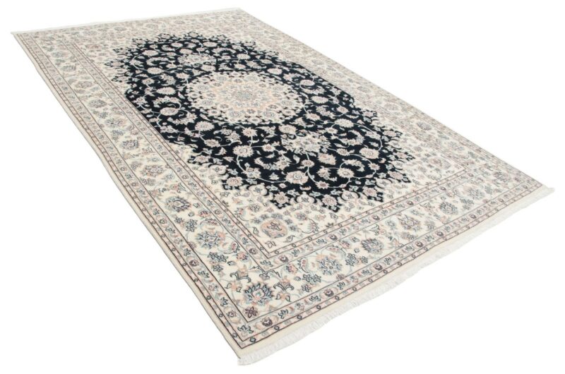 Isfahan Persian Rug 305 × 200 cm, wool & silk, hand-knotted — view 2 Isfahan Persian Rug 305 × 200 cm, wool & silk, hand-knotted — view 2