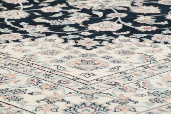 Isfahan Persian Rug 305 × 200 cm, wool & silk, hand-knotted — view 4 Isfahan Persian Rug 305 × 200 cm, wool & silk, hand-knotted — view 4