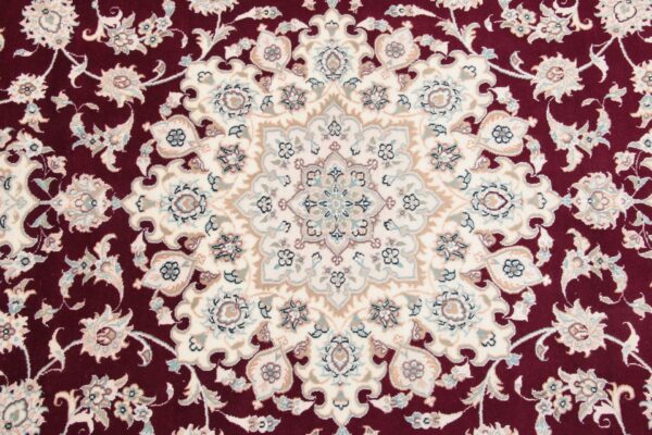 Isfahan Persian Rug 302 × 201 cm, wool & silk, hand-knotted — view 3 Isfahan Persian Rug 302 × 201 cm, wool & silk, hand-knotted — view 3